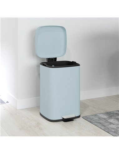 HOMCOM 20L Modern Boxy Metal Home Kitchen Bin - Light Green 851-039V01GN
