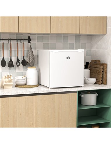 HOMCOM 35L Mini Freezer, -24℃ to -14℃ Temperature - White 800-127V70WT