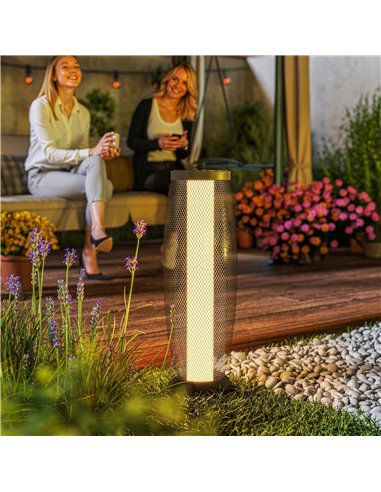 Outsunny Garden Solar Lamp, 71.5 cm Tall Metal Floor Lamp, Auto On/Off LED Solar Garden Light with Metal Wire Shade, IP44 for Ou