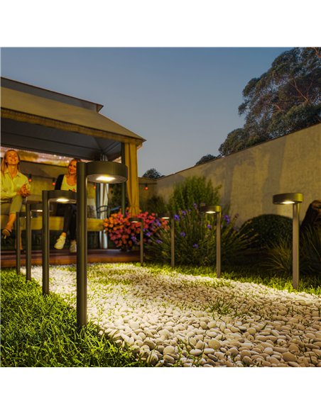 Outsunny Solar Lights Outdoor Garden Stake 8 Pack Pathway Lighting, Solar Stake Lights with Auto On/Off LED, IP44 Waterproof Pla - pic 155716 | FastDaddyshop