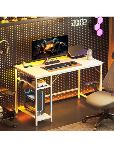 HOMCOM Computer Desk, with Power Sockets - White