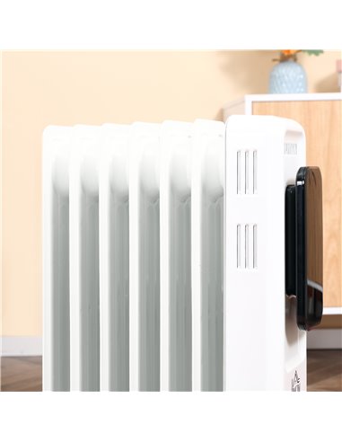 Homcom 1630W Oil Filled Radiator with 7 Fin, LED Display, Timer, Thermostat, Safety Cut off, Remote, White