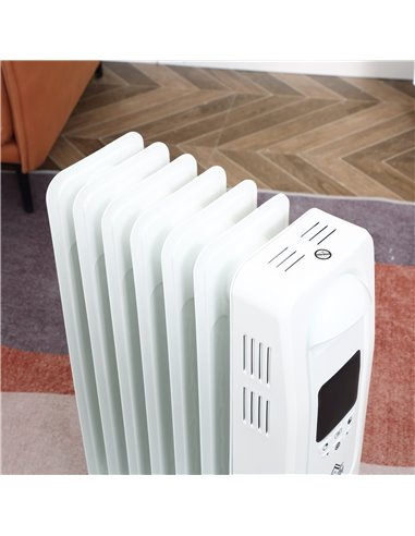 Homcom 1630W Digital Oil Filled Radiator with 7 Fin, LED Display, 3 Heat Settings, Safety Cut-Off, Remote, White