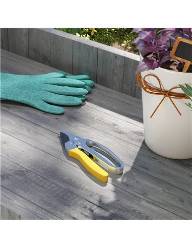 Outsunny 8" Garden Secateurs, Pruning Shears Heavy Duty with Sharp SK5 Blade, Bypass Pruners with Safety Lock and Non-Slip Handl