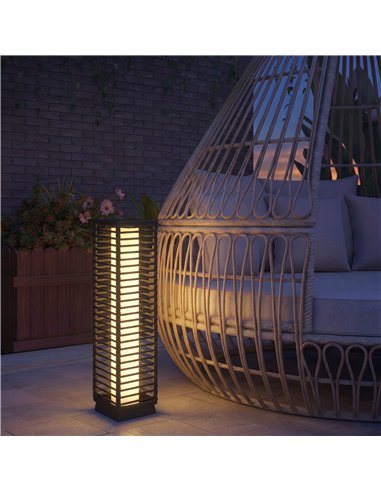 Outsunny Garden Rattan Lamp, 68 cm Solar Rattan Floor Lamp, Solar Garden Light with Auto On/Off LEDs, IP44 Waterproof, Black