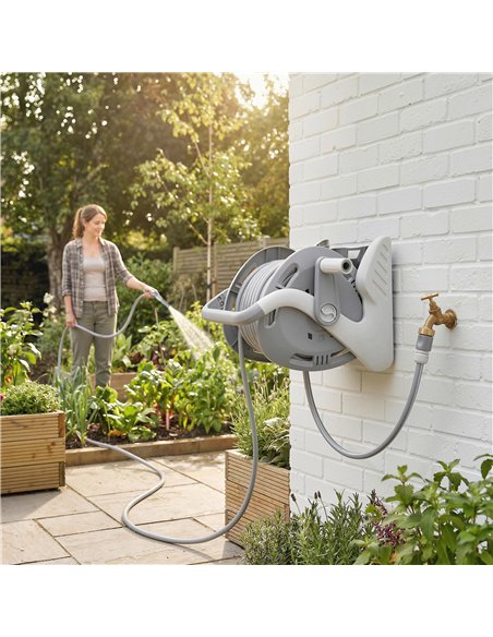 Outsunny Portable Garden Hose Reel, 20+2 m Wall Mounted Hose Reel with 2 Patterns Spray Nozzle and Crank Handle, Grey - pic 205543 | FastDaddyshop