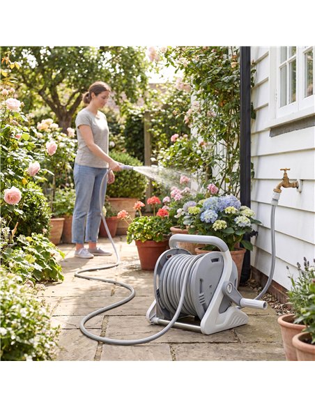 Outsunny Portable Garden Hose Reel, 20+2 m Wall Mounted Hose Reel with 2 Patterns Spray Nozzle and Crank Handle, Grey - pic 205550 | FastDaddyshop