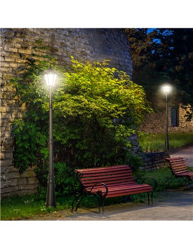 Outsunny Garden Lamp Post Light 2.4 m, LED Solar Powered with Aluminium Frame, PIR Motion Sensor, Black B30-029V00BK