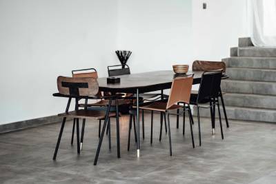 Perfect dining table and chairs
